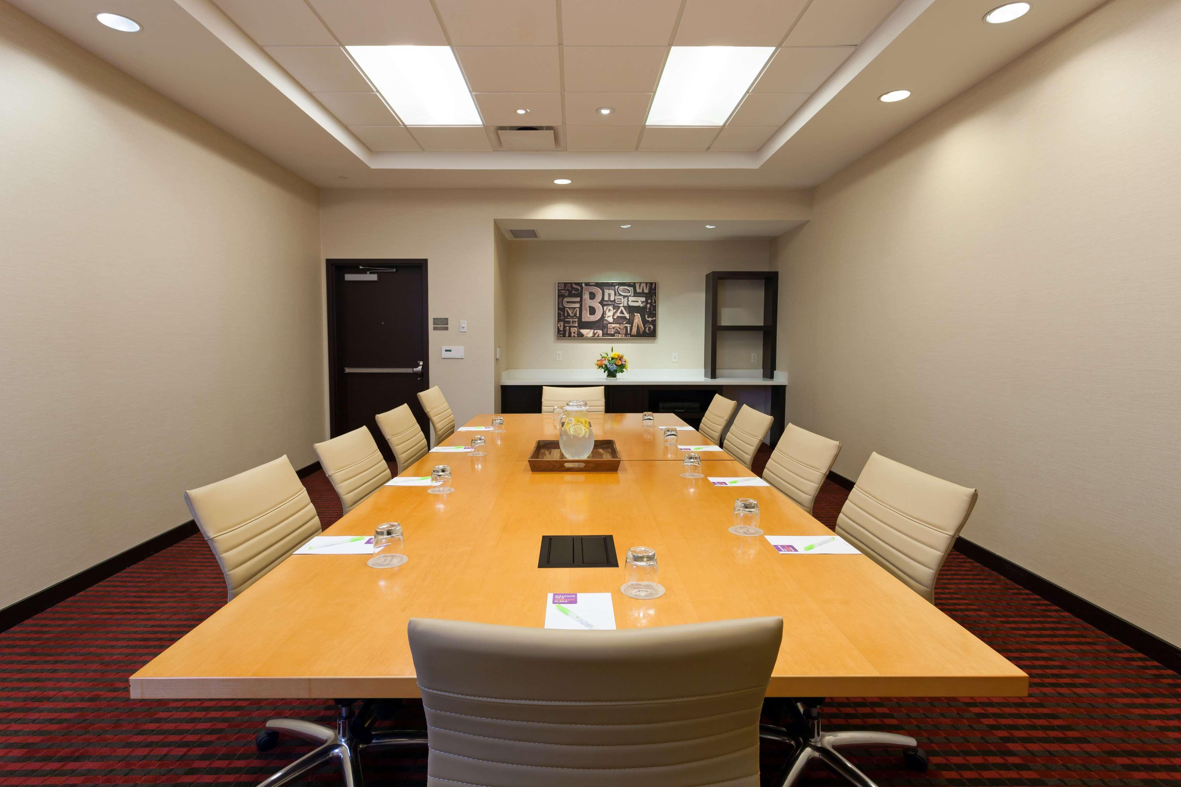 Hyatt Place Indiana 3*